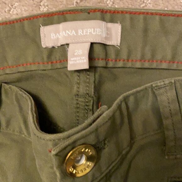 Banana Republic pants. Size 28. Olive green. Excellent condition. - Picture 2 of 9